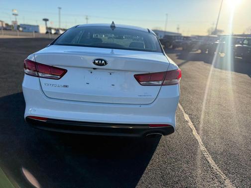 2017 Kia Optima LX