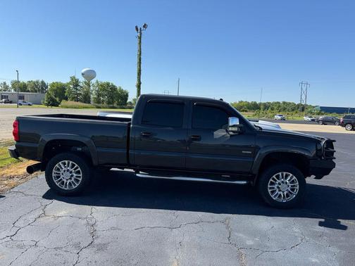 Dark Gray Metallic 2004 Chevrolet Silverado 2500 LT H/D Crew Cab
