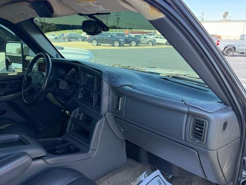 Dark Gray Metallic 2004 Chevrolet Silverado 2500 LT H/D Crew Cab