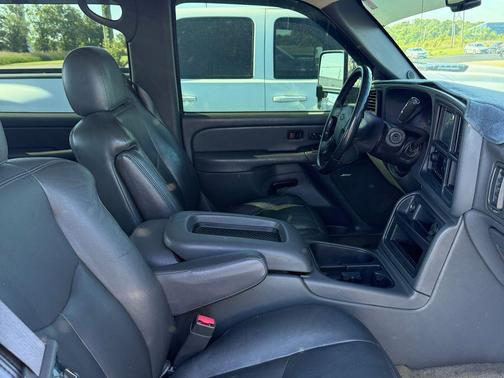Dark Gray Metallic 2004 Chevrolet Silverado 2500 LT H/D Crew Cab