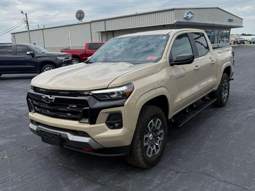 Sand Dune Metallic 2024 Chevrolet Colorado Z71