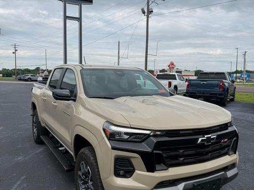 Sand Dune Metallic 2024 Chevrolet Colorado Z71