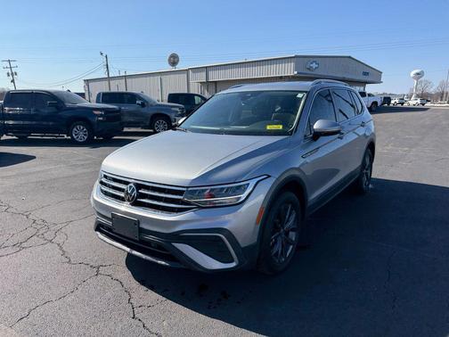 Pyrite Silver Metallic 2022 Volkswagen Tiguan 2.0T SE 4MOTION