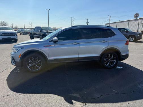 Pyrite Silver Metallic 2022 Volkswagen Tiguan 2.0T SE 4MOTION