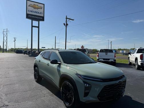 Cacti Green 2026 Chevrolet Trax FWD ACTIV