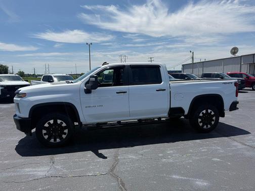 Summit White 2020 Chevrolet Silverado 2500 Custom