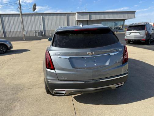 2022 Cadillac XT5 Premium Luxury