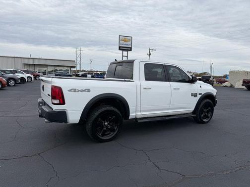 2019 RAM 1500 SLT