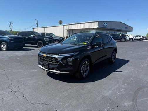 Mosaic Black Metallic 2026 Chevrolet Trax LT