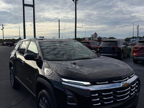 Mosaic Black Metallic 2026 Chevrolet Equinox 1LT