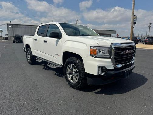 Summit White 2022 GMC Canyon AT4