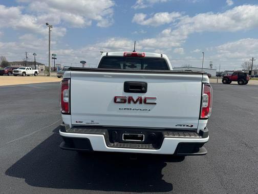 Summit White 2022 GMC Canyon AT4