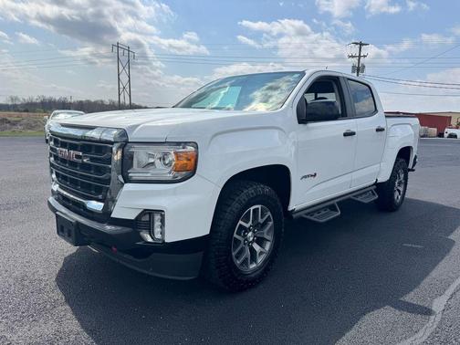 Summit White 2022 GMC Canyon AT4