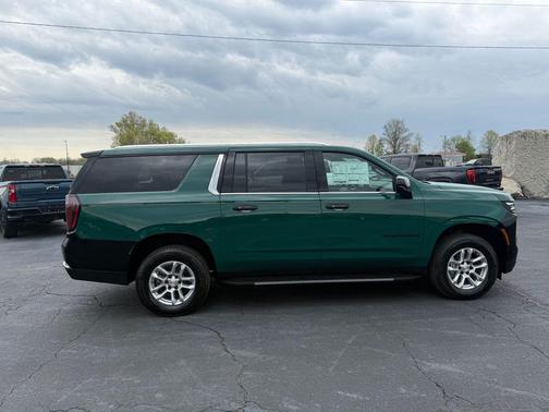 Woodland Green 2026 Chevrolet Suburban LS