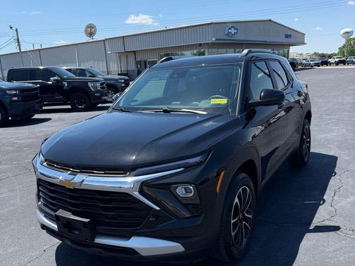 Mosaic Black Metallic 2026 Chevrolet Trailblazer LT
