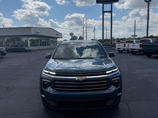 Lakeshore Blue Metallic 2025 Chevrolet Traverse LT