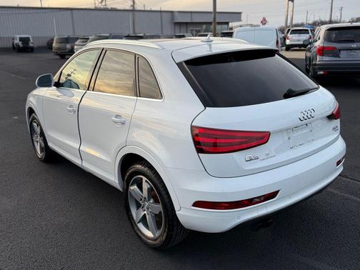 Cortina White 2015 Audi Q3 2.0T Premium Plus