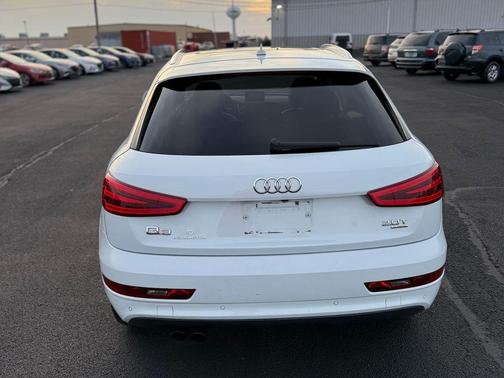 Cortina White 2015 Audi Q3 2.0T Premium Plus