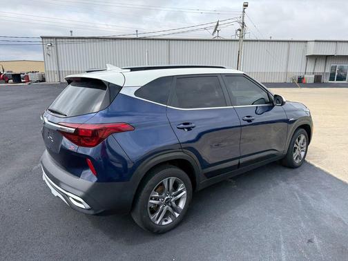 Dark Ocean Blue/White Roof 2021 Kia Seltos S