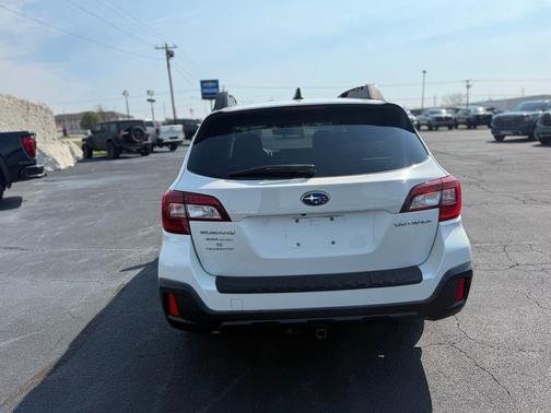 2018 Subaru Outback 2.5i Premium