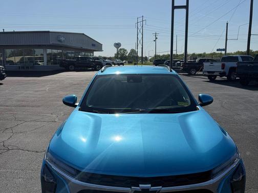 Marina Blue Metallic 2026 Chevrolet Trax LT
