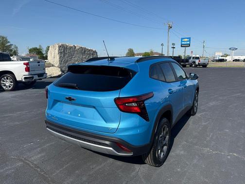 Marina Blue Metallic 2026 Chevrolet Trax LT