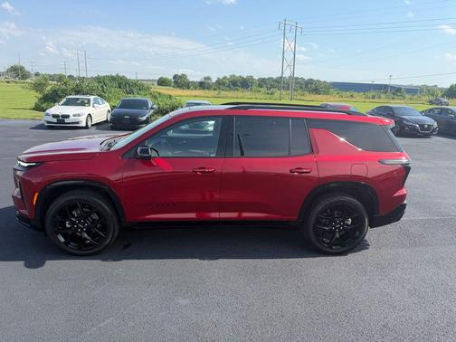 Radiant Red Tintcoat 2025 Chevrolet Traverse RS