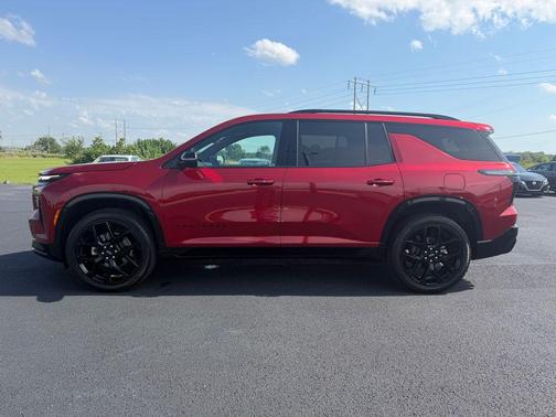 Radiant Red Tintcoat 2025 Chevrolet Traverse RS