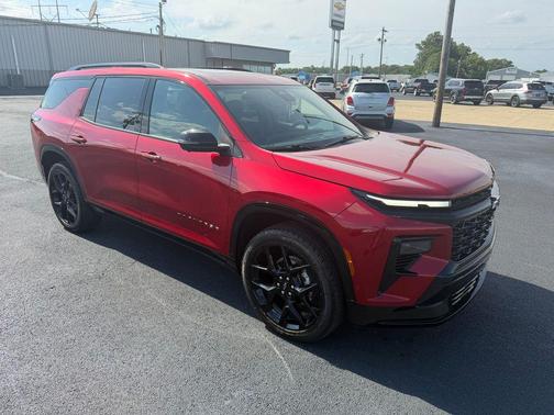 Radiant Red Tintcoat 2025 Chevrolet Traverse RS