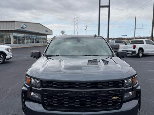 2022 Chevrolet Silverado 1500 Custom