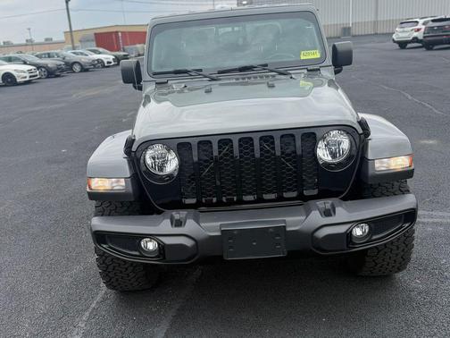 2021 Jeep Gladiator Sport