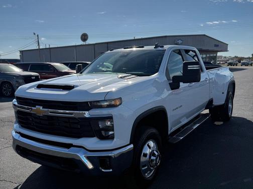Summit White 2024 Chevrolet Silverado 3500 LT
