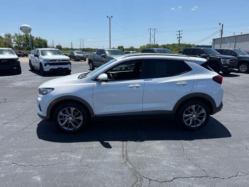 White Frost Tricoat 2023 Buick Encore GX Essence