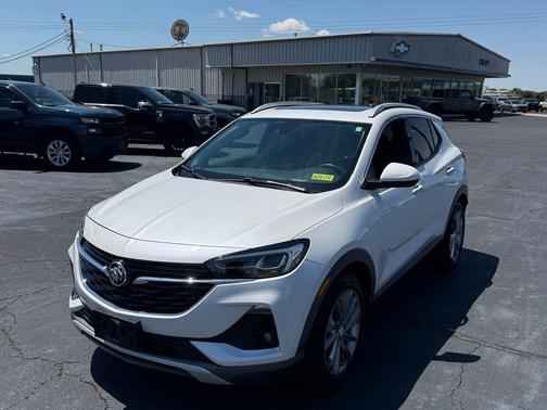 White Frost Tricoat 2023 Buick Encore GX Essence