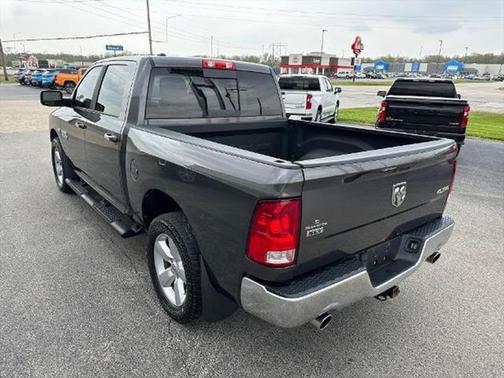 2016 RAM 1500 SLT