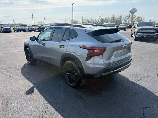 Sterling Gray Metallic 2026 Chevrolet Trax FWD ACTIV