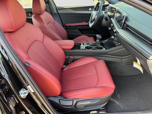 Aurora Black Pearl 2026 Kia K5 GT-Line AWD