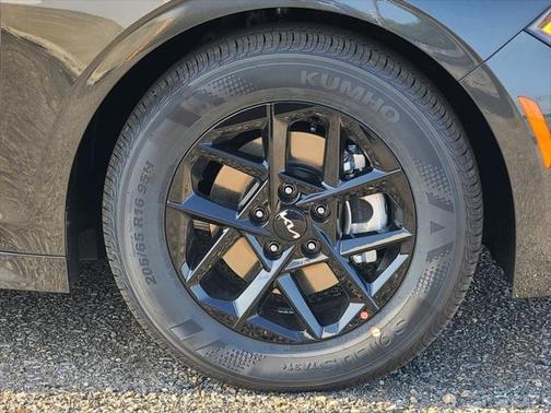 2025 Kia K5 LXS