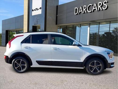 2025 Kia Niro SX