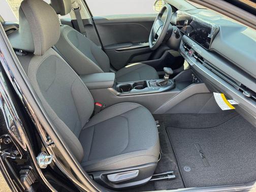 Aurora Black Pearl 2026 Kia K4 LXS