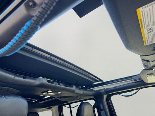 Black Clearcoat 2022 Jeep Wrangler Unlimited 4xe Rubicon