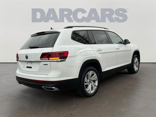 Pure White 2022 Volkswagen Atlas 2.0T SE w/Technology 4MOTION