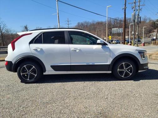 2025 Kia Niro LX