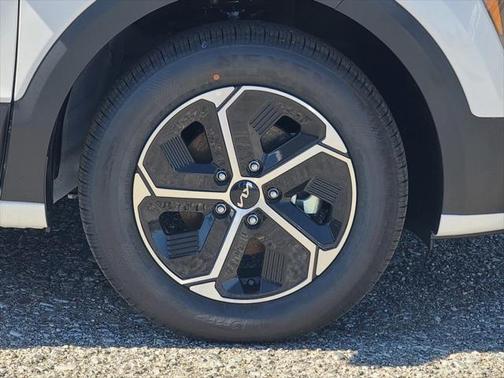2025 Kia Niro LX