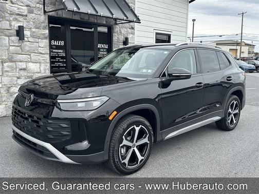 Deep Black Pearl 2025 Volkswagen Tiguan 2.0T SE 4MOTION