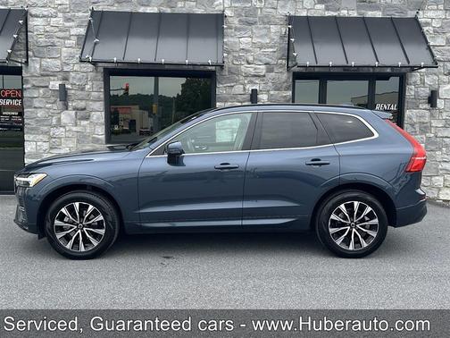 Denim Blue Metallic 2022 Volvo XC60 B5 Momentum