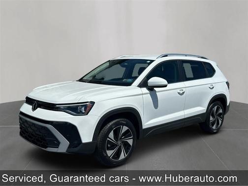 Pure White 2026 Volkswagen Taos SE
