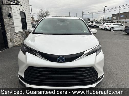 2025 Toyota Sienna XLE