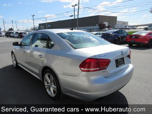 2014 Volkswagen Passat 1.8T Auto SE w/Sunroof & Nav