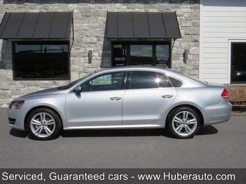 2014 Volkswagen Passat 1.8T Auto SE w/Sunroof & Nav